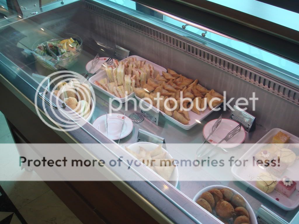 http://i336.photobucket.com/albums/n337/globetravellerDXBPEN/DSC02255.jpg