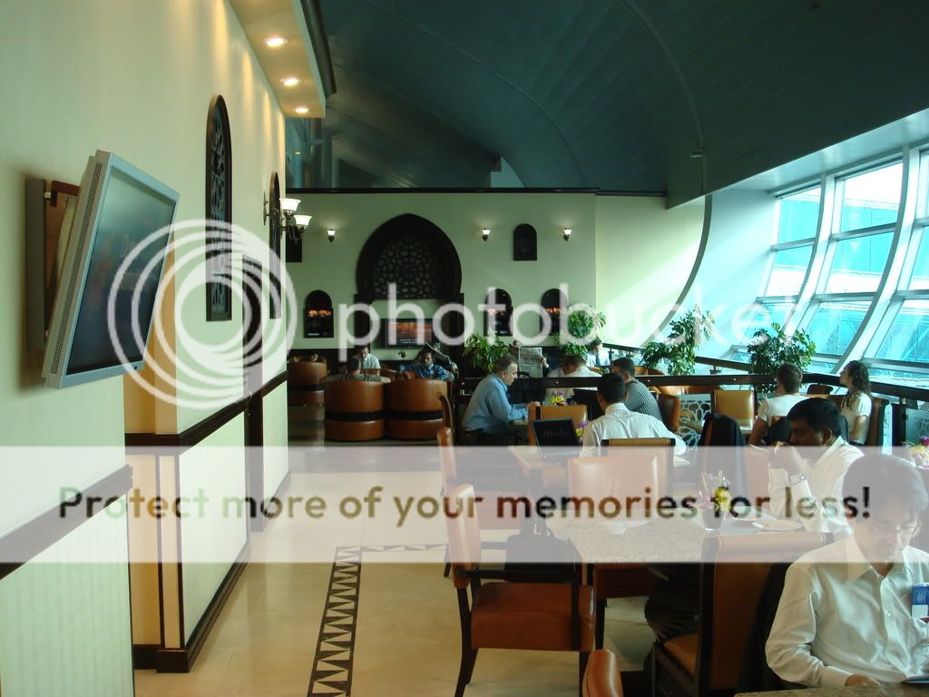 http://i336.photobucket.com/albums/n337/globetravellerDXBPEN/DSC02256.jpg