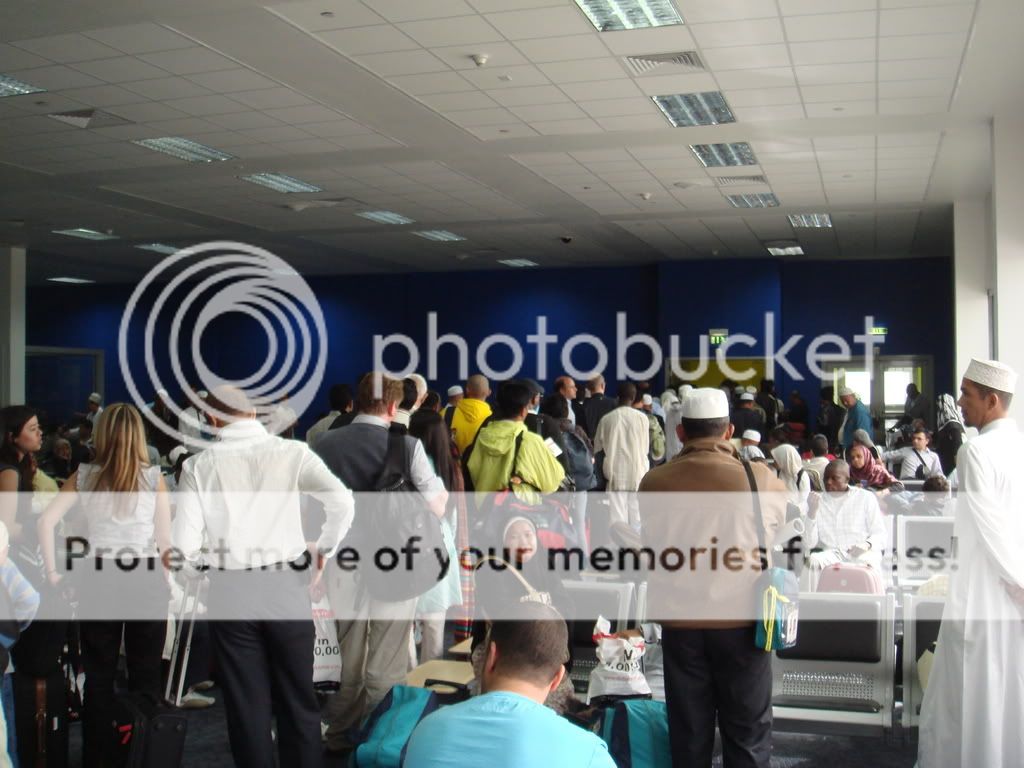 http://i336.photobucket.com/albums/n337/globetravellerDXBPEN/DSC02275.jpg